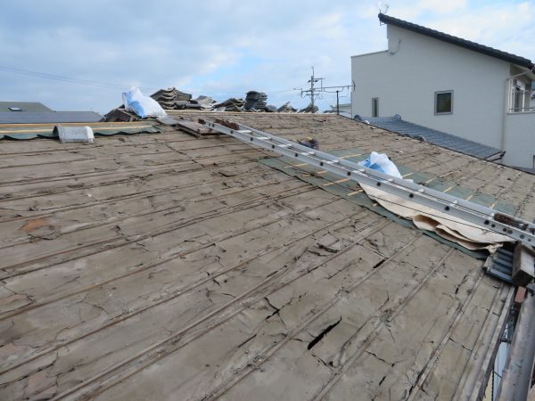 古い瓦でも施工次第で雨漏りは解消できます。