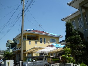 地震現場屋根 シート張り