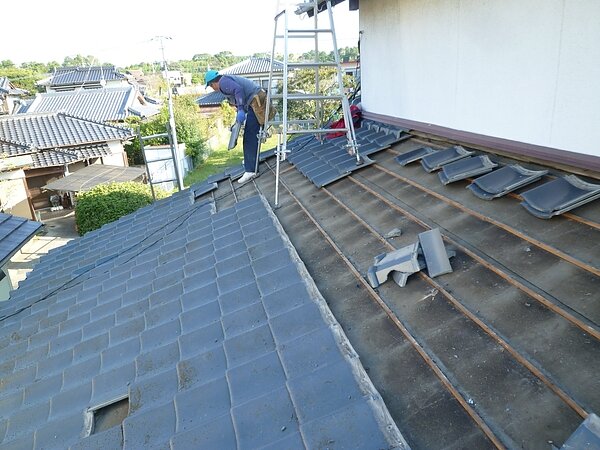 荒尾市　東屋方において屋根のリフォームです。　太洋瓦総工の画像