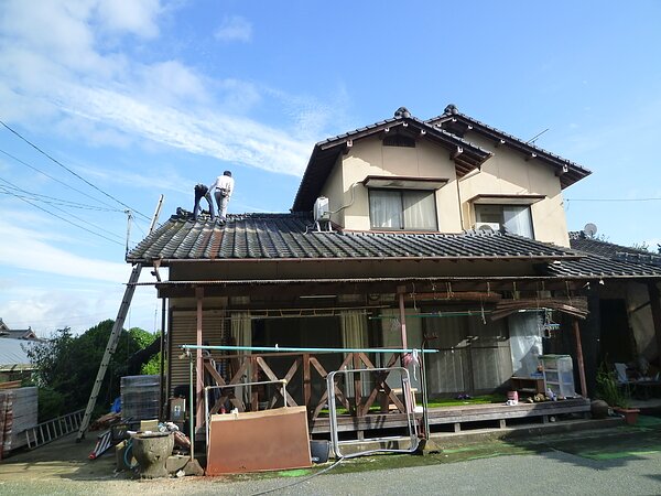 （株）リアン様よりの依頼により、菊水で瓦の葺き替え　　太洋瓦総工の画像