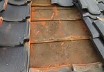 荒尾市増永において、雨漏り予防のシリコン接着のイメージ